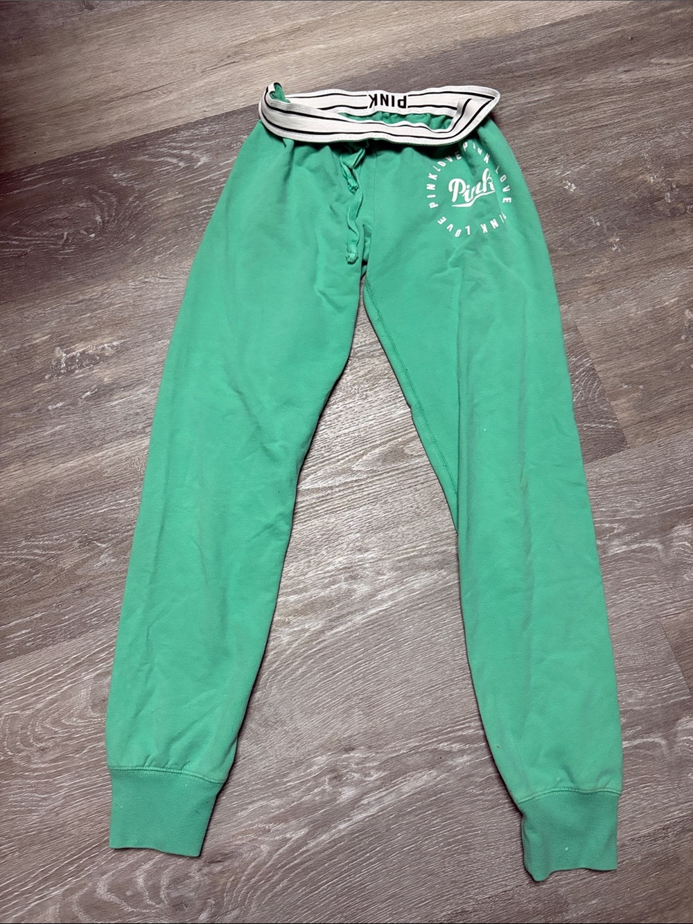 PINK Victoria's Secret Kelly Green Vintage Logo Jogger Pants